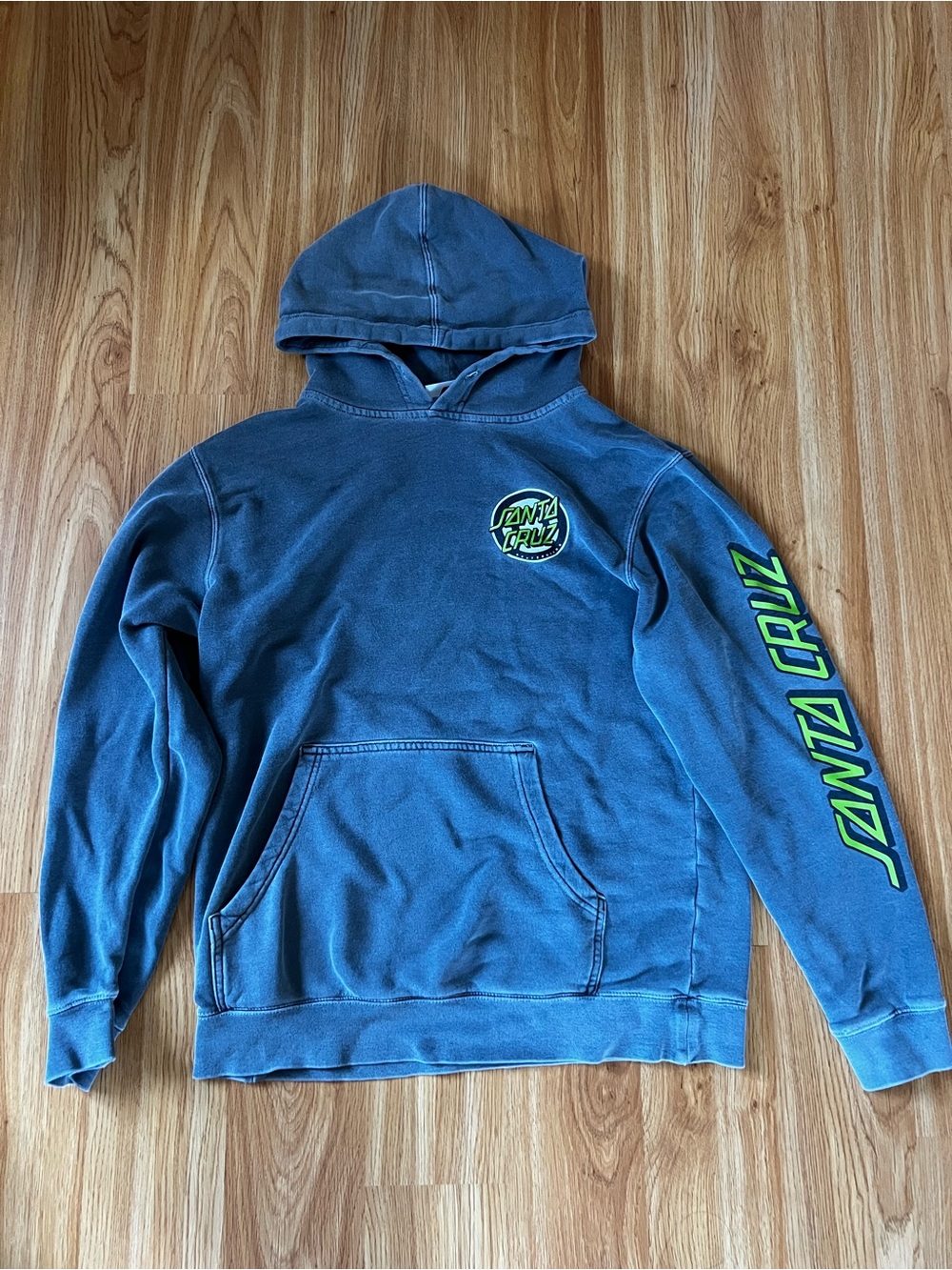 Santa Cruz Skateboards Men’s Grey Pullover Hoodie with Sleeve Logo